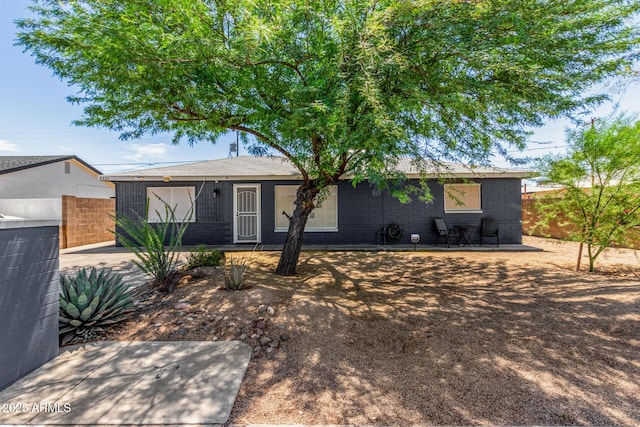 8331 N 6th St, Phoenix, AZ 85020 - ranch-style home featuring a patio area