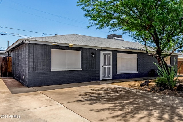 8331 N 6th St, Phoenix, AZ 85020 - single story home featuring a patio and roof with shingles