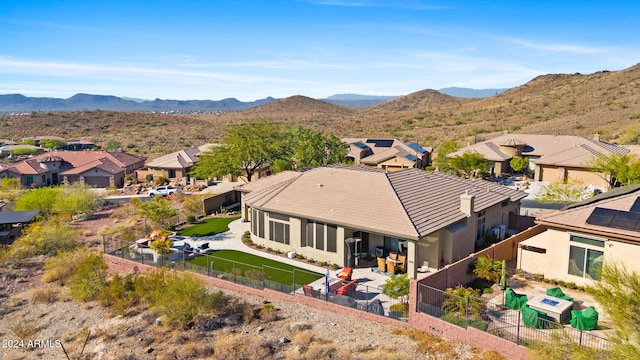 bird's eye view with a mountain view