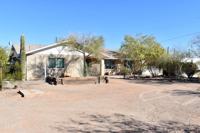 view of front of property