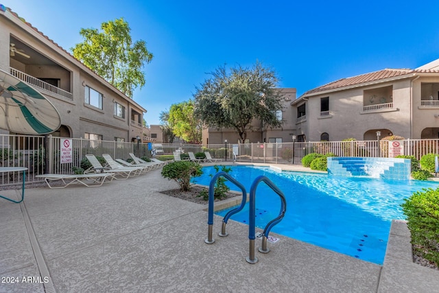 view of swimming pool