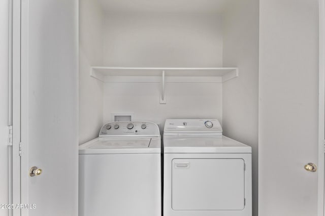 330 S Valley Dr, Apache Junction, AZ 85120 - laundry room featuring washing machine and dryer