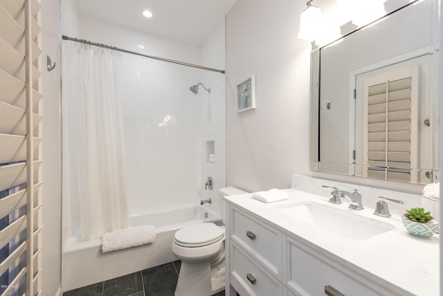 full bath featuring tile patterned floors, shower / bath combo with shower curtain, toilet, recessed lighting, and vanity