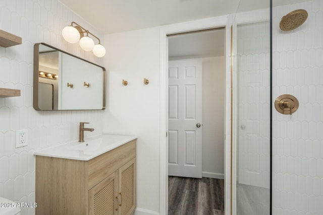 1351 N Pleasant Dr Unit 2011, Chandler, AZ 85225 - full bath featuring wood finished floors, a tile shower, and vanity