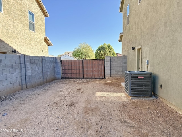 view of yard with cooling unit