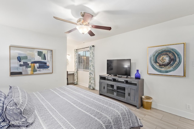 bedroom featuring ceiling fan