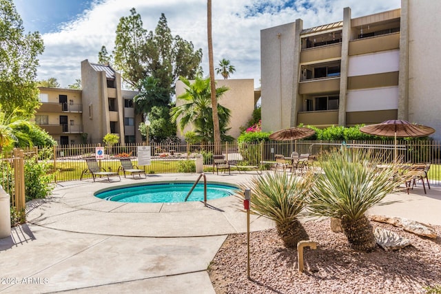 view of swimming pool