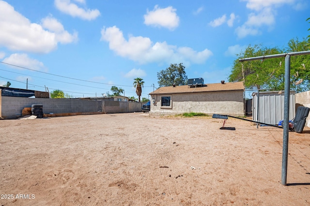 1815 E Illini St, Phoenix, AZ 85040 - view of yard with a fenced backyard