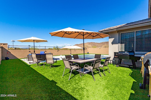 view of yard with a patio area