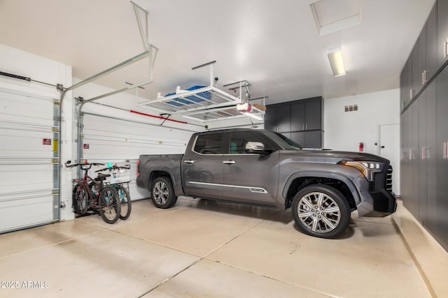 4453 S Huachuca Way, Chandler, AZ 85249 - garage with a garage door opener