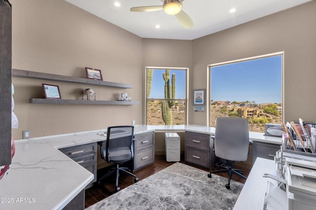 office area with dark wood-type flooring, plenty of natural light, a ceiling fan, and recessed lighting