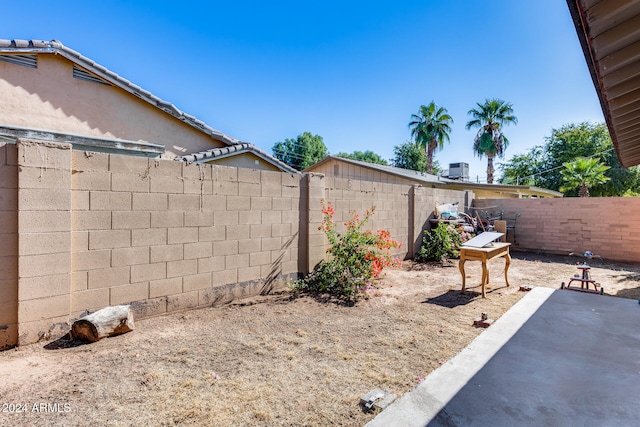 view of yard with a patio area