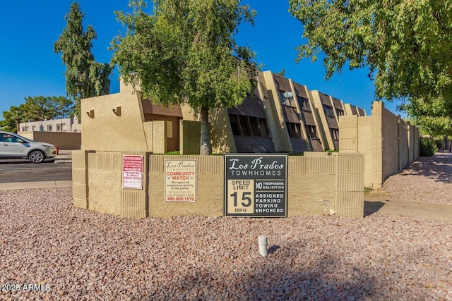 811 W 13th St, Tempe, AZ 85281 - community sign featuring fence