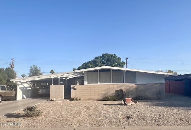 4131 E Palm Ln, Phoenix, AZ 85008 - view of front of property featuring a carport and concrete driveway