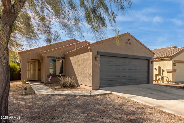 view of front facade featuring a garage