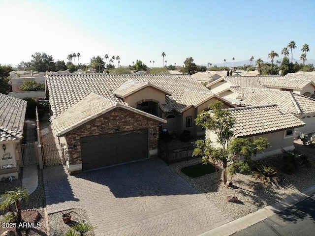 view of front facade with a garage