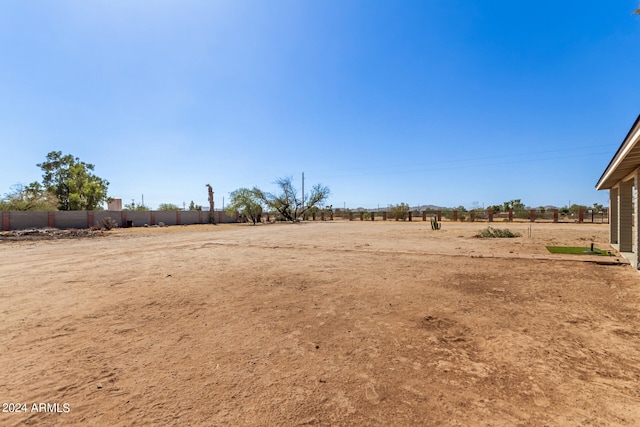 view of yard featuring a rural view