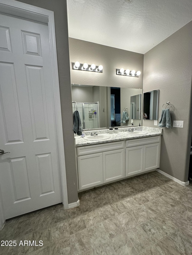 724 S 11th St, Coolidge, AZ 85128 - full bath with double vanity and baseboards