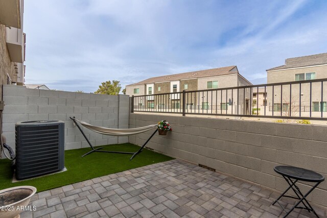 2256 W Laurie Ln, Phoenix, AZ 85021 - view of patio / terrace featuring central air condition unit
