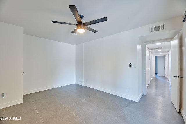 empty room with ceiling fan