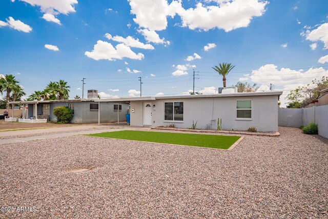 2205 W Cambridge Ave, Phoenix, AZ 85009 - view of front of house featuring stucco siding