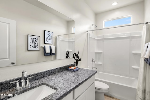 full bathroom with shower / tub combo with curtain, toilet, vanity, and recessed lighting