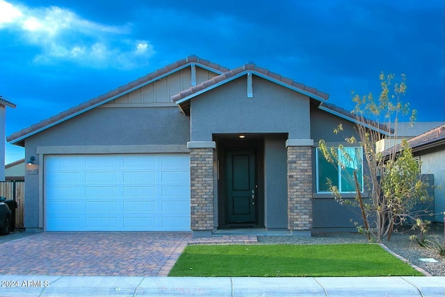 view of front of house featuring a garage