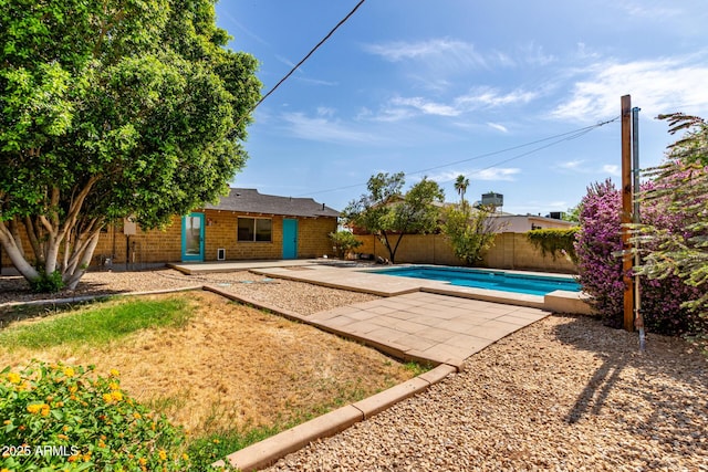 8738 E Vista Dr, Scottsdale, AZ 85250 - view of pool featuring a patio and a fenced backyard