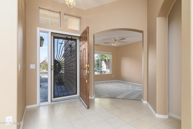 entryway with ceiling fan