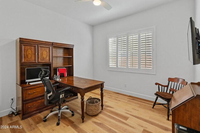 office area featuring light hardwood / wood-style floors and ceiling fan