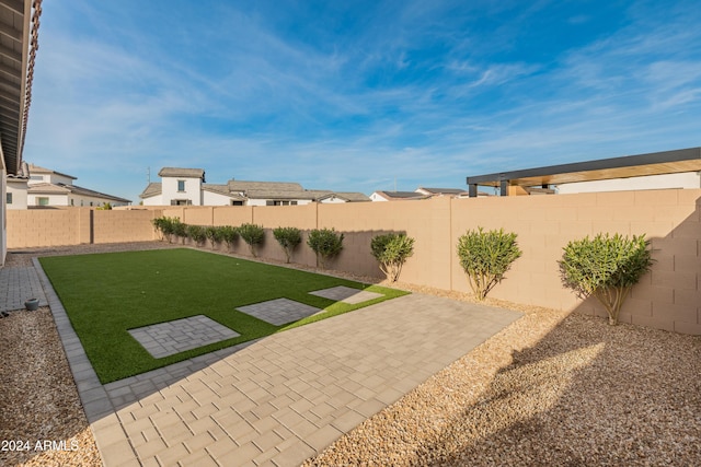 view of yard with a patio area