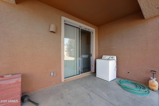 view of patio with washer / dryer