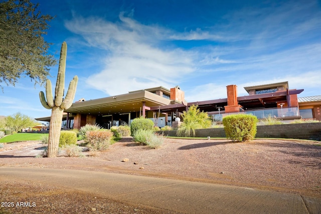 view of front of property