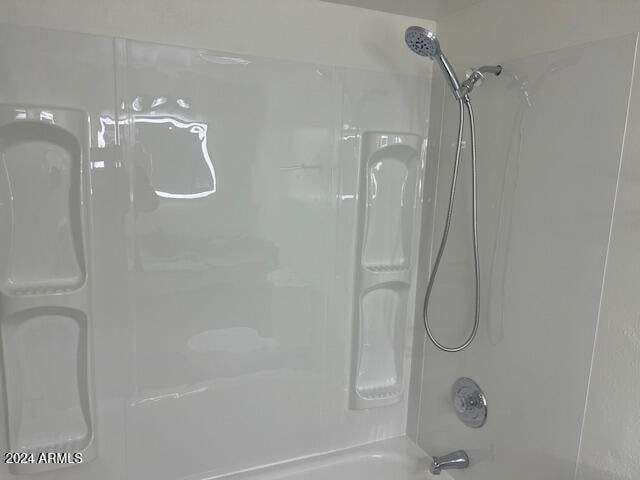 bathroom featuring shower / bathing tub combination