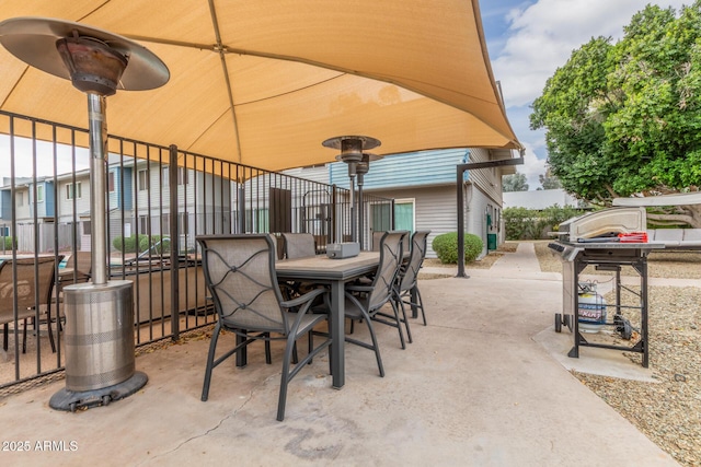 2608 W Berridge Ln Unit 220, Phoenix, AZ 85017 - view of patio featuring outdoor dining area