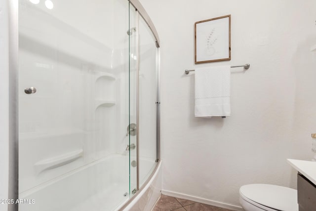 2986 E Country Shadows St, Gilbert, AZ 85298 - full bath featuring vanity, toilet, tile patterned floors, baseboards, and shower / bath combination with glass door