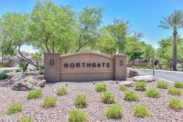 view of community / neighborhood sign