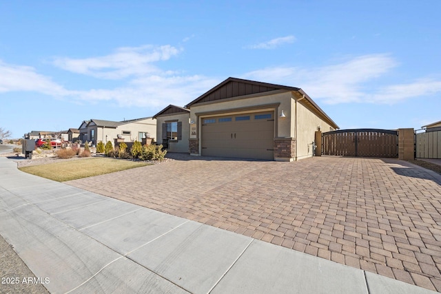 view of front facade featuring a garage