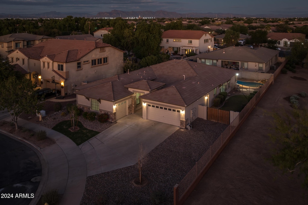 view of aerial view at dusk