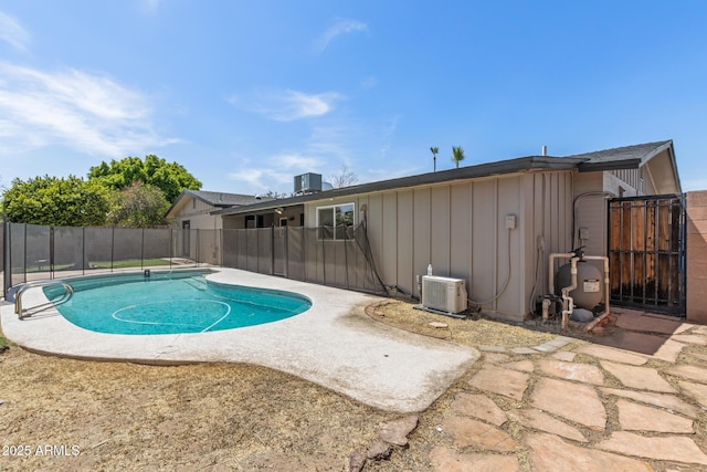 1911 E Lawrence Rd, Phoenix, AZ 85016 - view of swimming pool with a gate