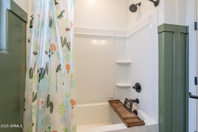 bathroom featuring shower / bath combo with shower curtain