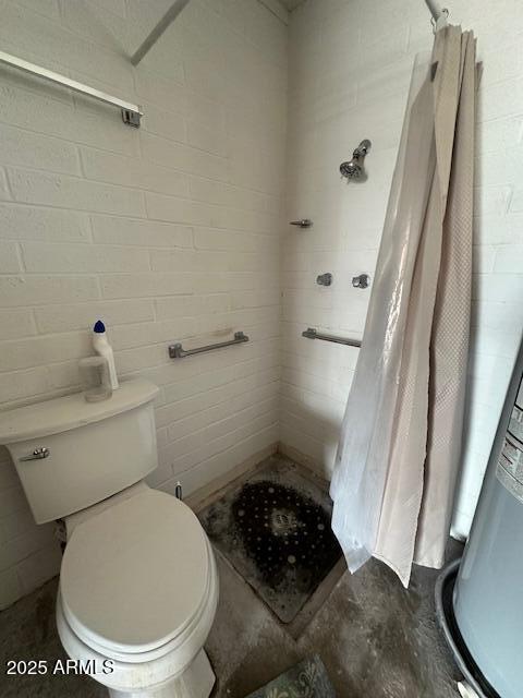 513 S Cardinal Dr, Apache Junction, AZ 85120 - full bathroom featuring a shower stall and toilet