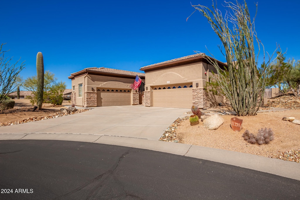 view of front of house featuring a garage