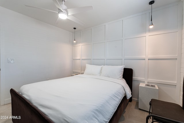 bedroom featuring ceiling fan