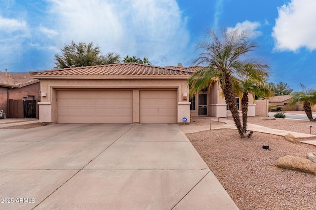 view of front facade featuring a garage