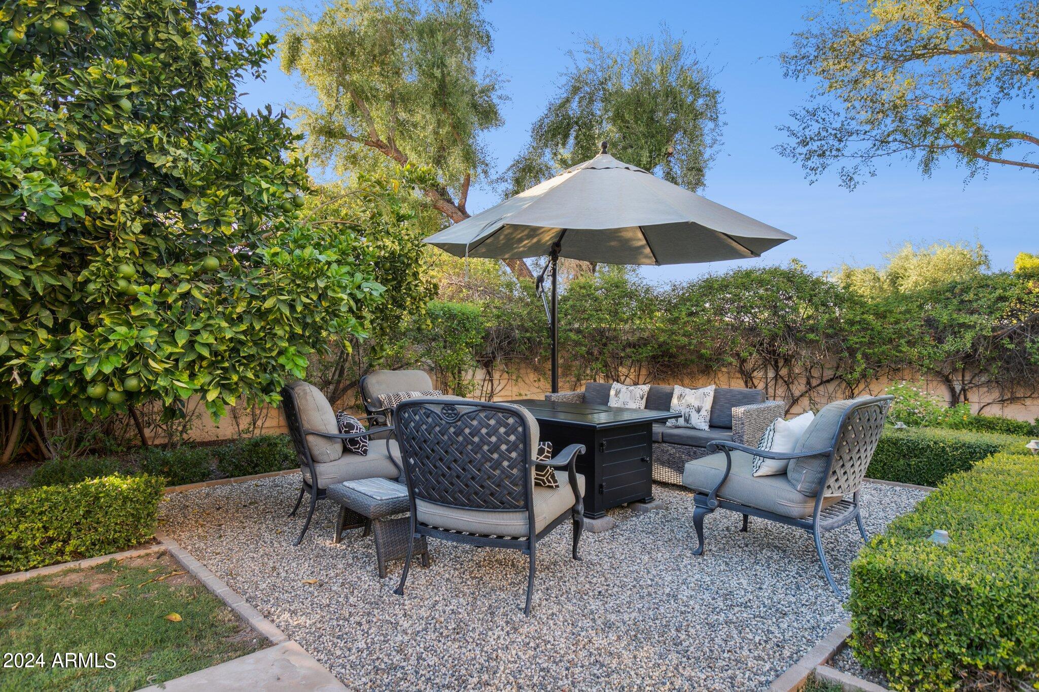 view of patio with outdoor lounge area