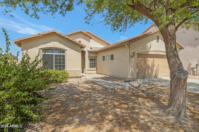 view of front of house featuring a garage