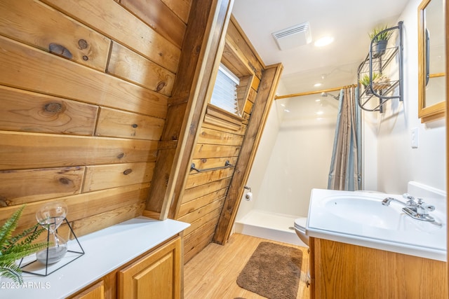 1053 Pond Cir, Forest Lakes, AZ 85931 - full bathroom featuring visible vents, toilet, a shower stall, vanity, and wood finished floors