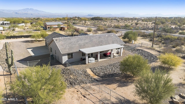 bird's eye view with a mountain view