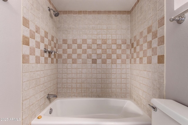 1173 E Cochise Dr, Phoenix, AZ 85020 - full bathroom featuring toilet and  shower combination